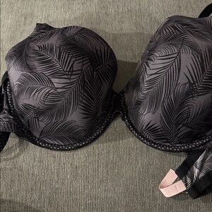 Victoria's Secret Black and Gray Leaf Pattern Bra